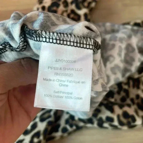 VERONICA BEARD Abbey Leopard Print Crop T-Shirt
Retail $128 sz S - Picture 6 of 8